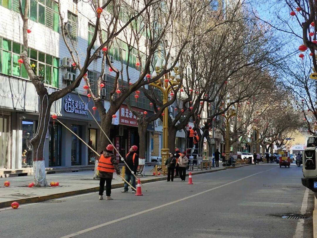 县：让城市“亮”起来 让年味“浓”起来新葡京娱乐场app【新春走基层】白水(图2)